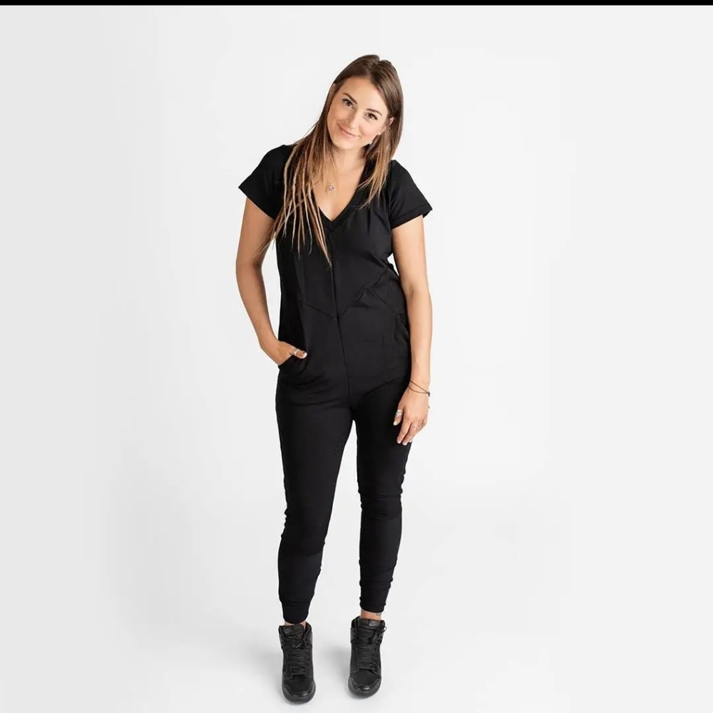 NWOT Everyday Hustle Essential Jumpsuit women's Size 2